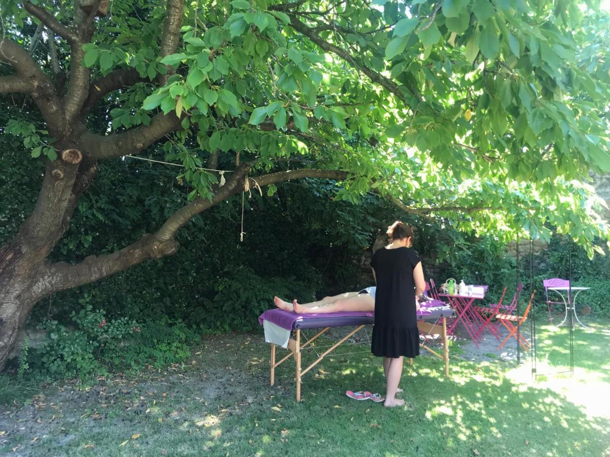 シュズ・ラ・ルッス Les Aiguieres En Provence Bed & Breakfast エクステリア 写真
