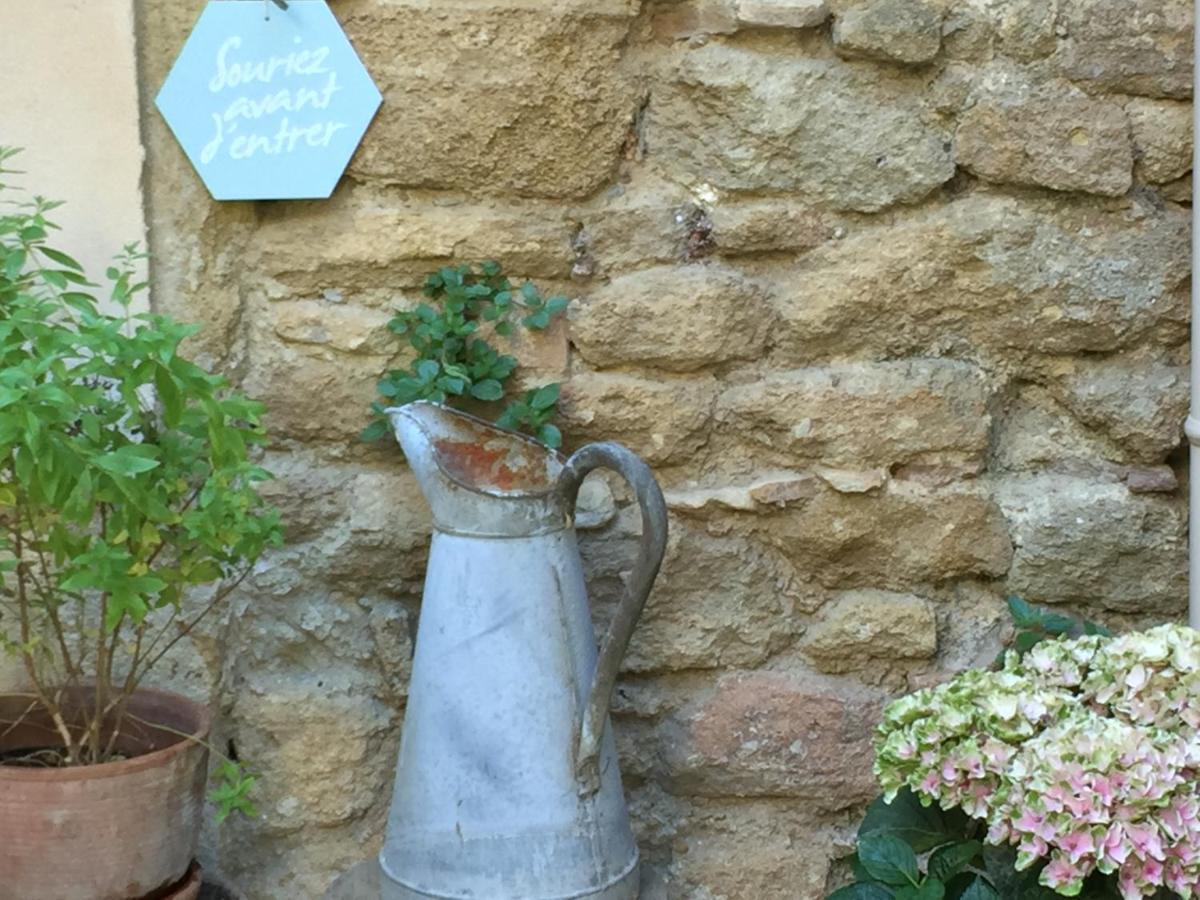シュズ・ラ・ルッス Les Aiguieres En Provence Bed & Breakfast エクステリア 写真
