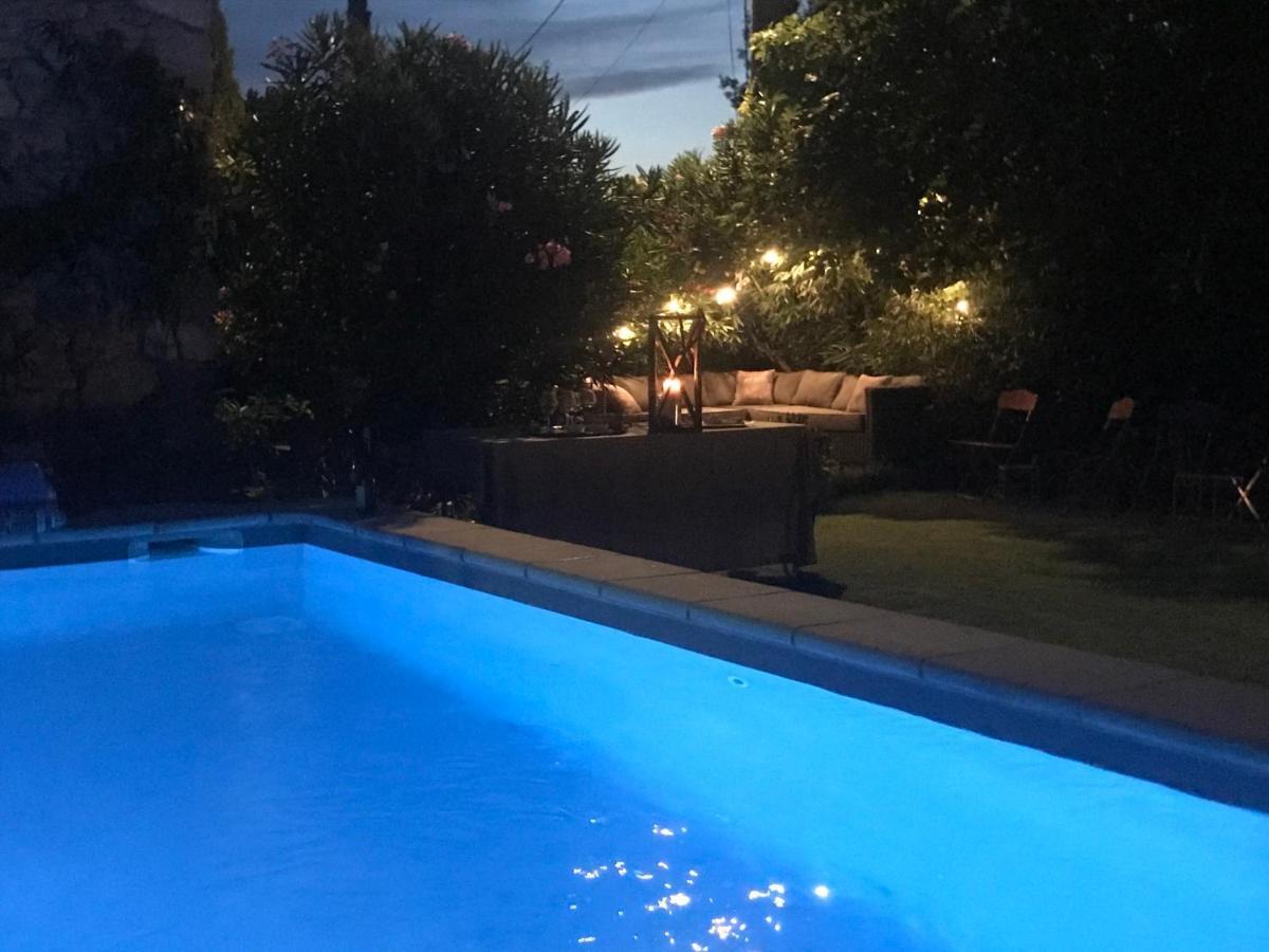 シュズ・ラ・ルッス Les Aiguieres En Provence Bed & Breakfast エクステリア 写真