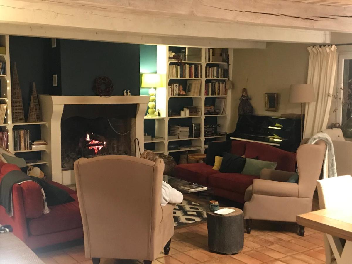 シュズ・ラ・ルッス Les Aiguieres En Provence Bed & Breakfast エクステリア 写真