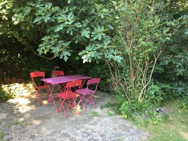 シュズ・ラ・ルッス Les Aiguieres En Provence Bed & Breakfast エクステリア 写真
