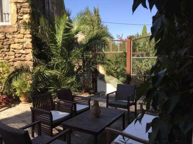 シュズ・ラ・ルッス Les Aiguieres En Provence Bed & Breakfast エクステリア 写真