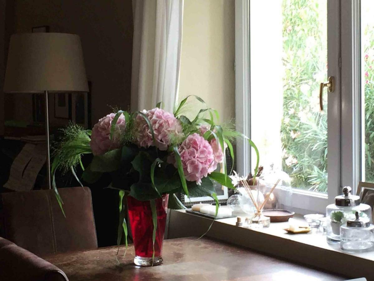 シュズ・ラ・ルッス Les Aiguieres En Provence Bed & Breakfast エクステリア 写真