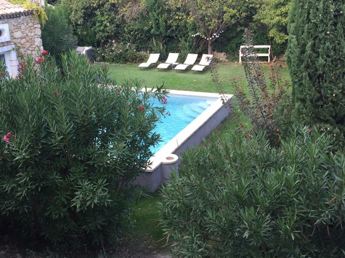 シュズ・ラ・ルッス Les Aiguieres En Provence Bed & Breakfast エクステリア 写真