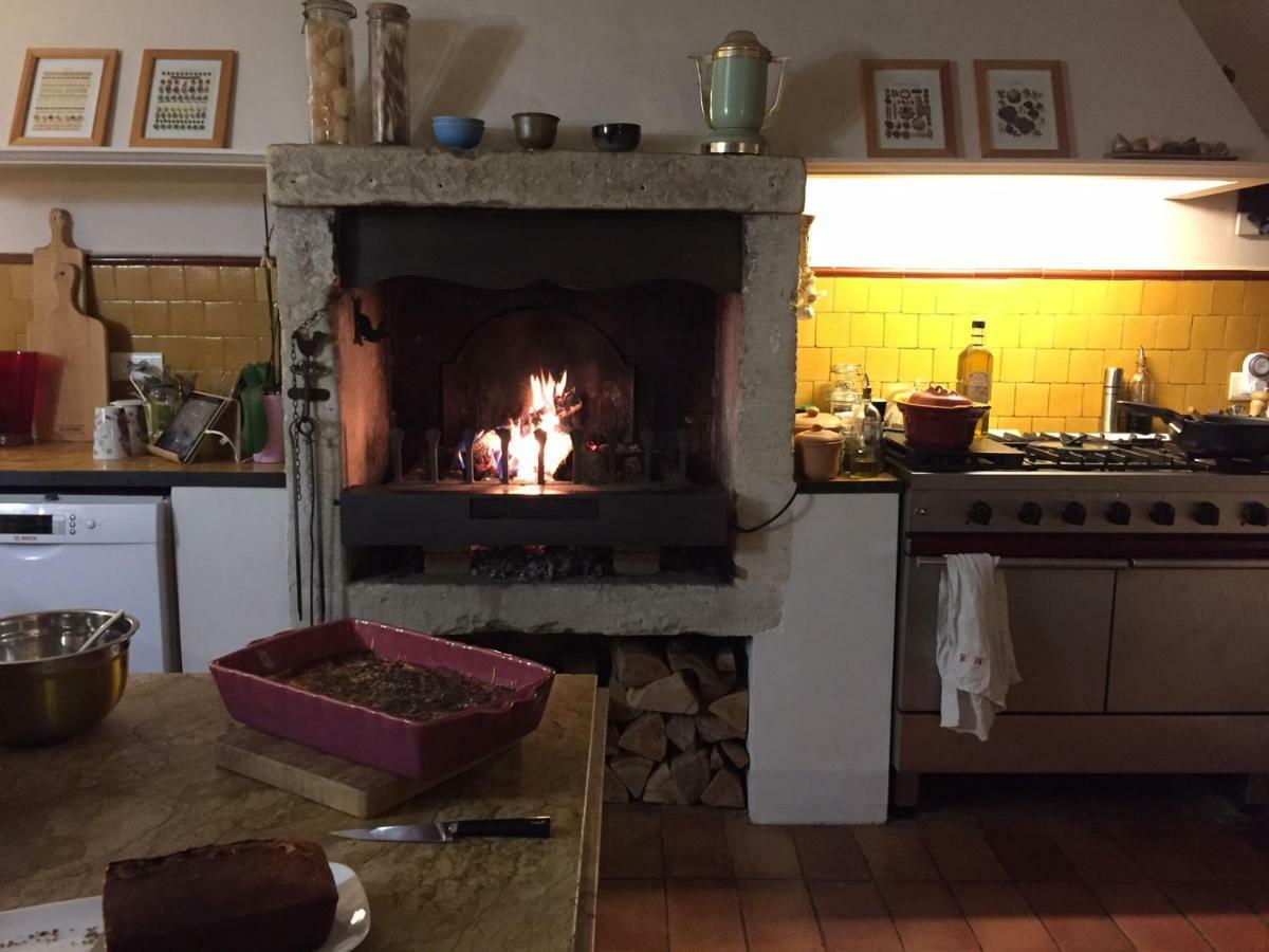 シュズ・ラ・ルッス Les Aiguieres En Provence Bed & Breakfast エクステリア 写真