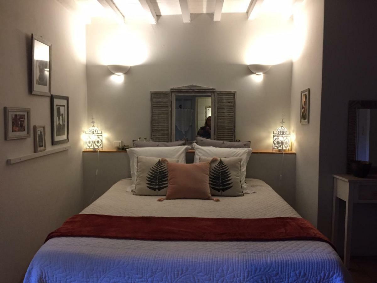 シュズ・ラ・ルッス Les Aiguieres En Provence Bed & Breakfast エクステリア 写真