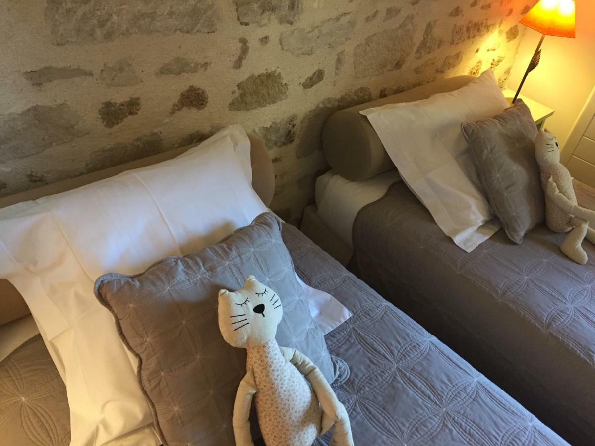 シュズ・ラ・ルッス Les Aiguieres En Provence Bed & Breakfast エクステリア 写真
