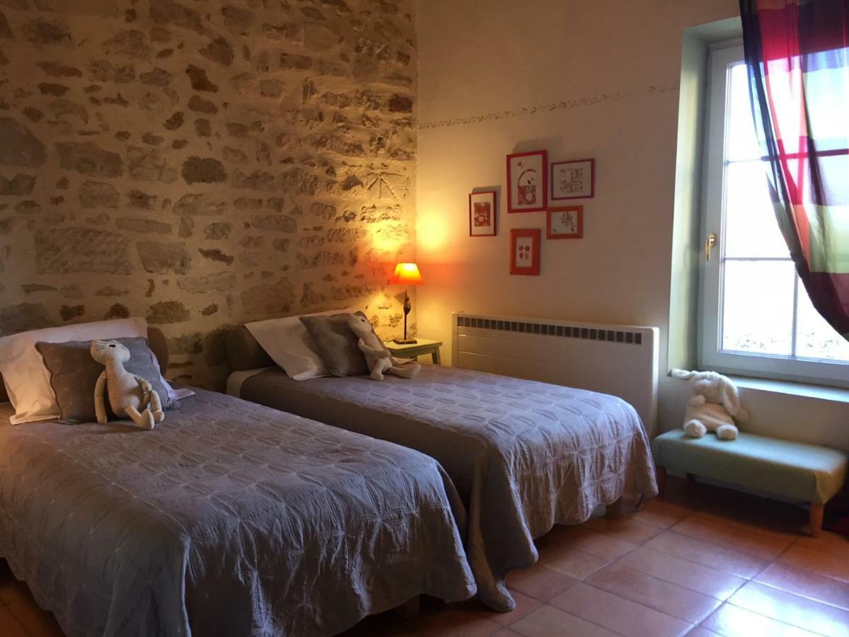 シュズ・ラ・ルッス Les Aiguieres En Provence Bed & Breakfast エクステリア 写真