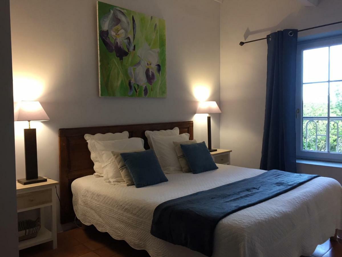 シュズ・ラ・ルッス Les Aiguieres En Provence Bed & Breakfast エクステリア 写真