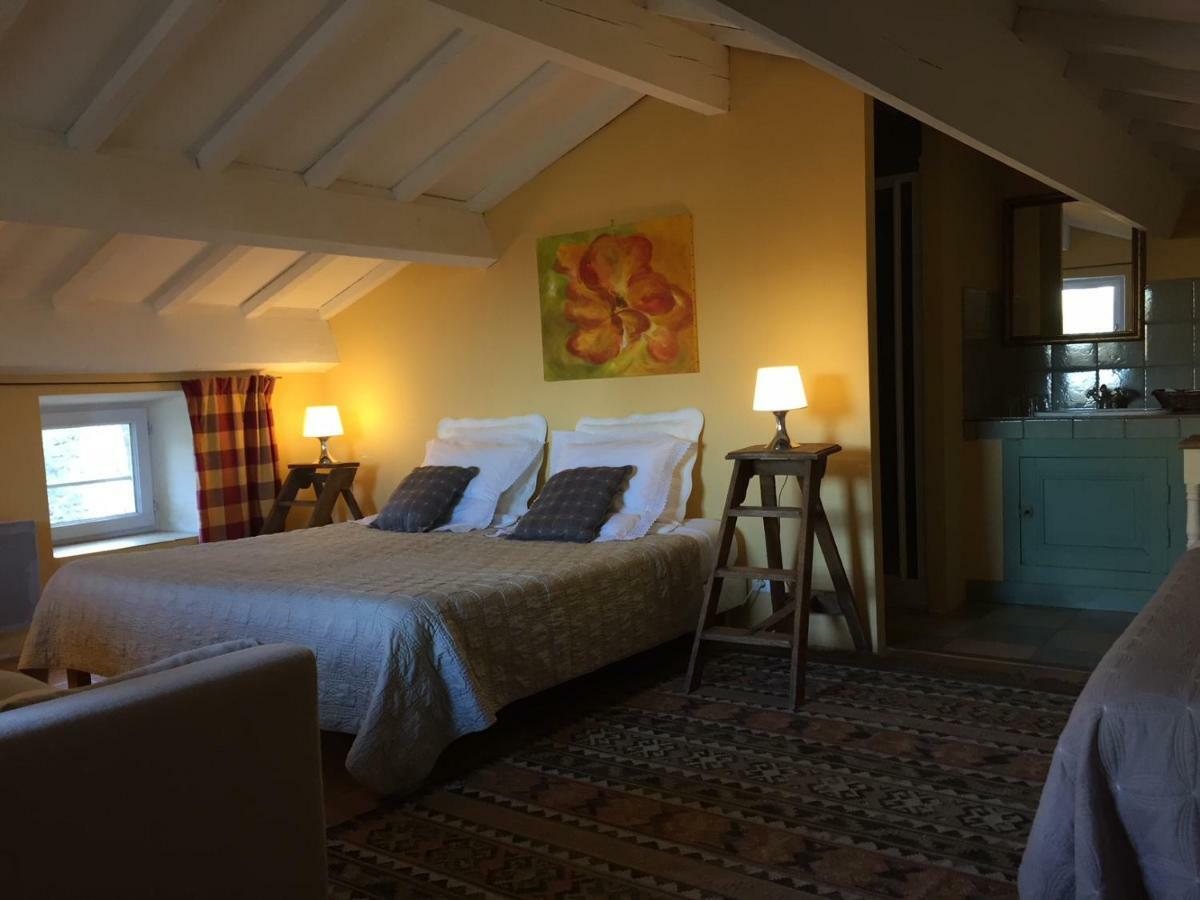 シュズ・ラ・ルッス Les Aiguieres En Provence Bed & Breakfast エクステリア 写真