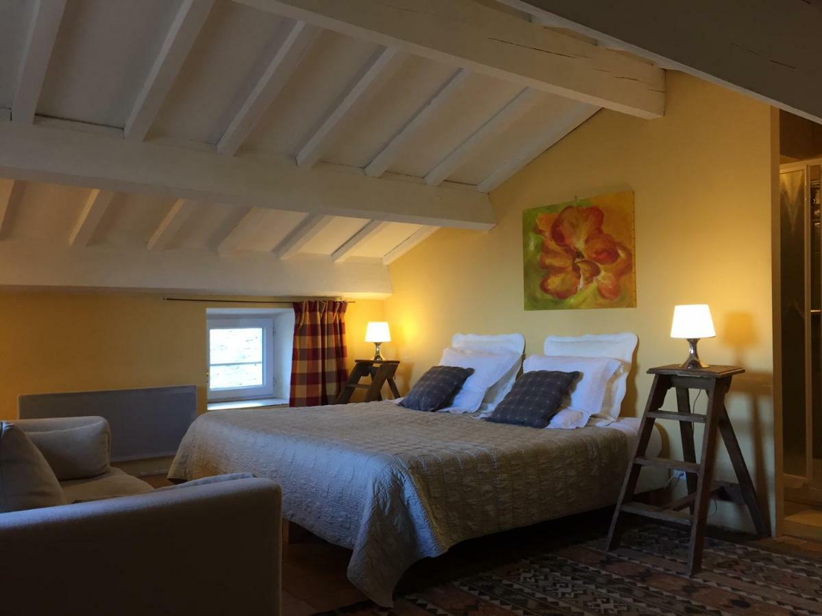 シュズ・ラ・ルッス Les Aiguieres En Provence Bed & Breakfast エクステリア 写真
